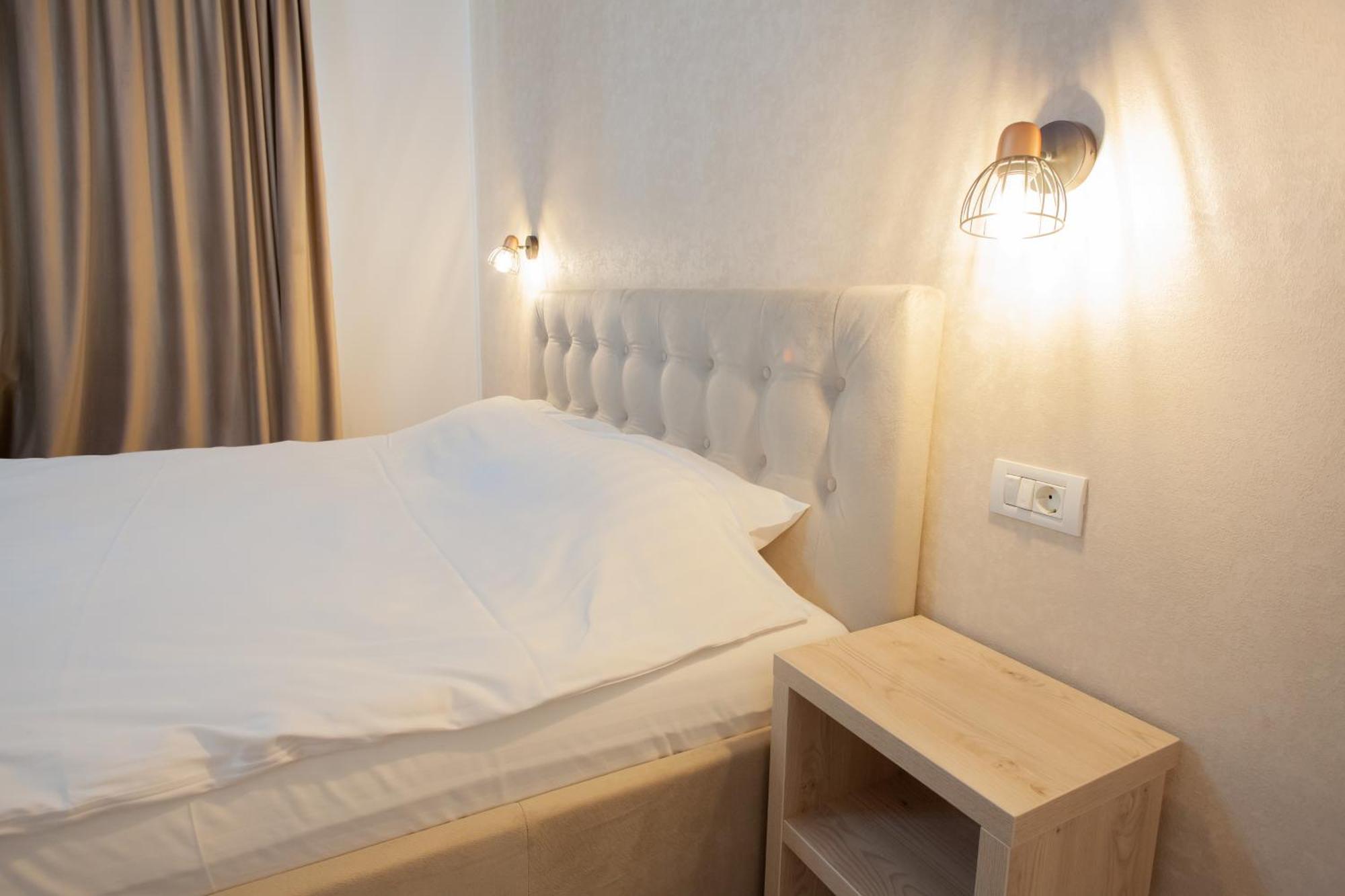 Apartment Arini White House *