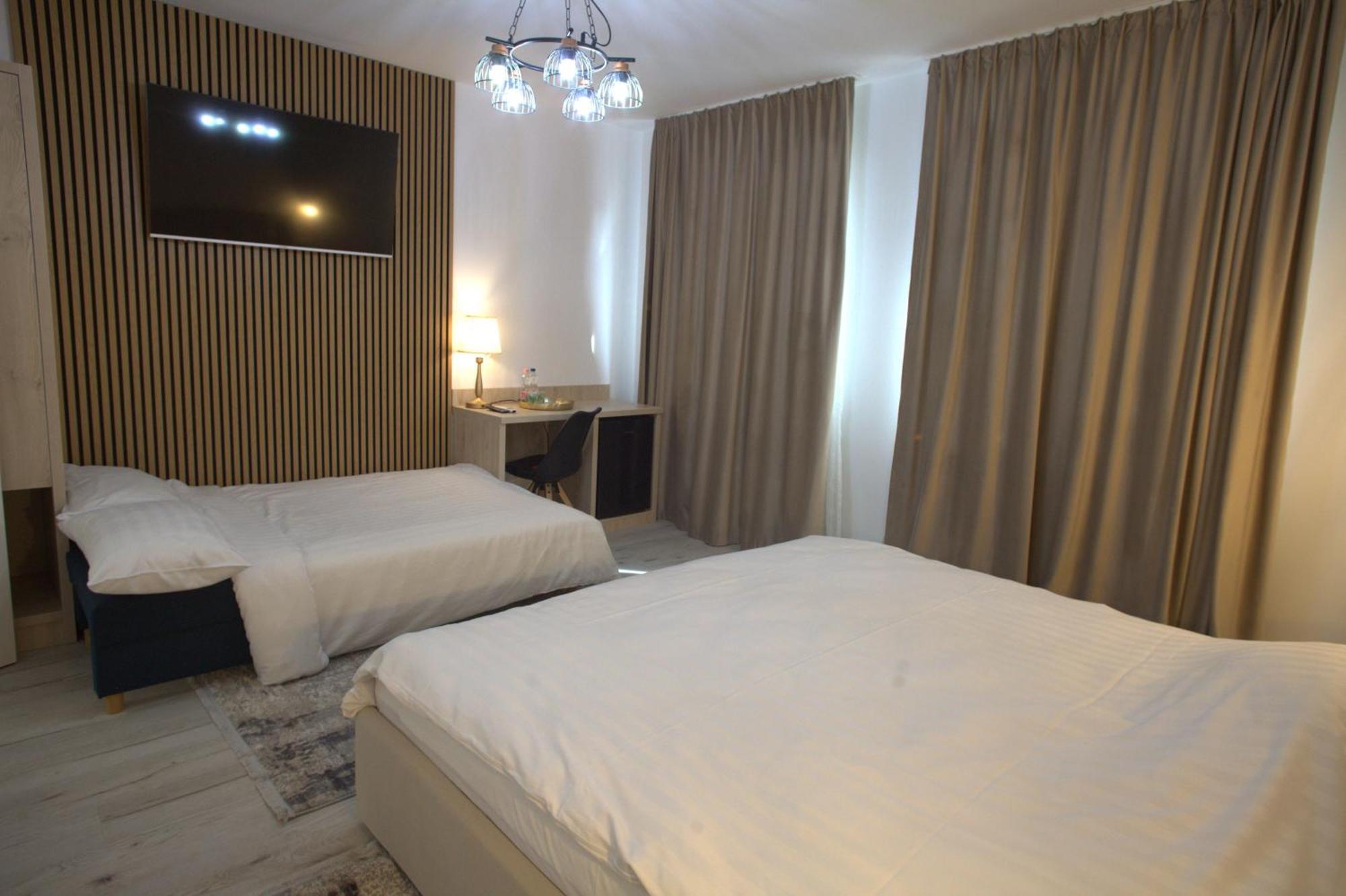 Arini White House Apartment *