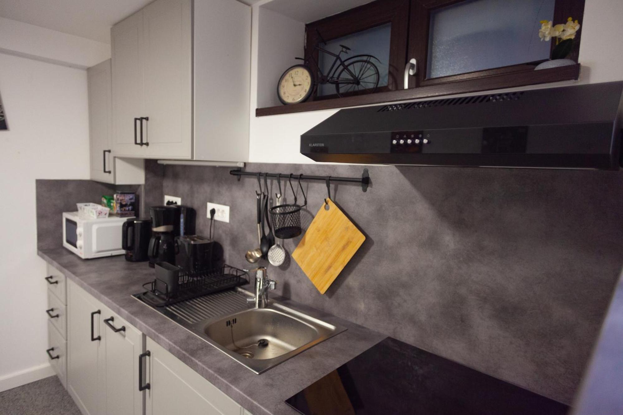 Apartment Arini White House *